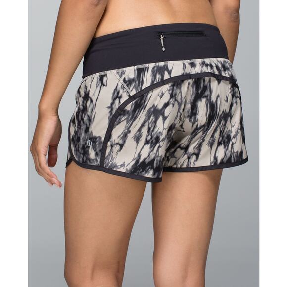Lululemon Run‎ Times Short 4-Way Stretch Granite Black Mojave Tan 6 - Picture 2 of 10